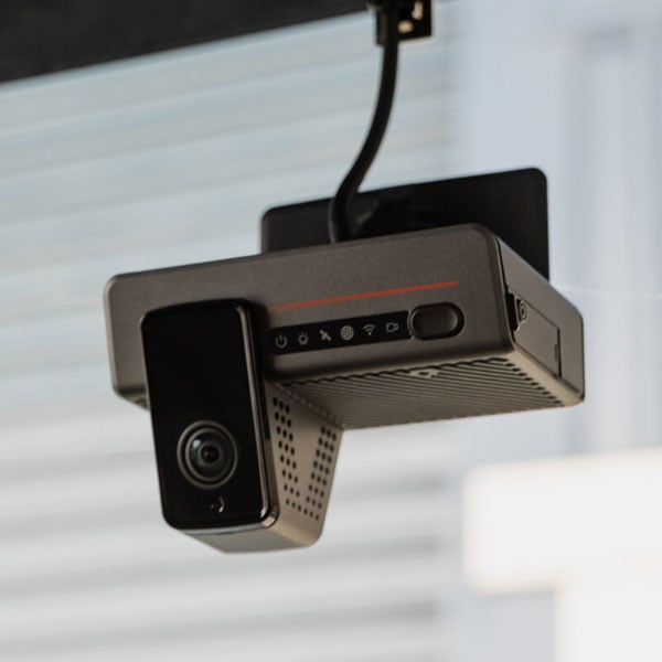 EROAD-AI-dashcam-mounted-on-windshield-of-a-commercial-truck