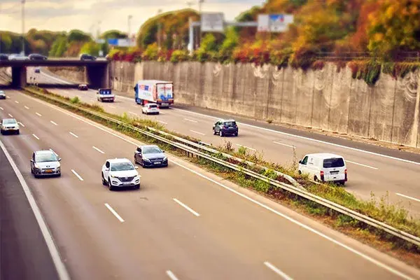 AU_Blog_Dashcams-distracted-driving-1